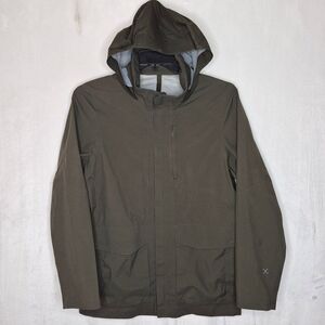 Lululemon Storm Field Jacket Size Small